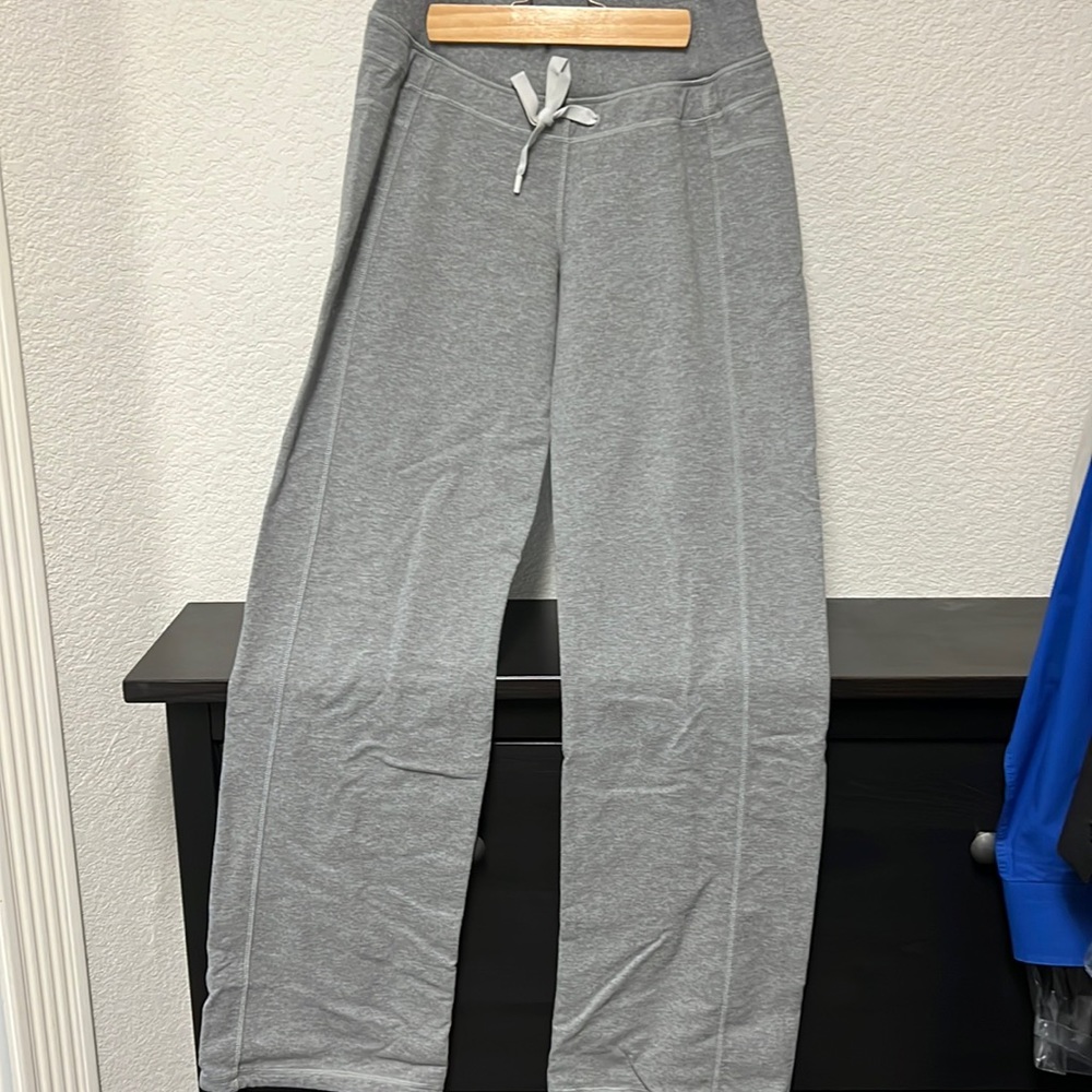 Lulu sweats